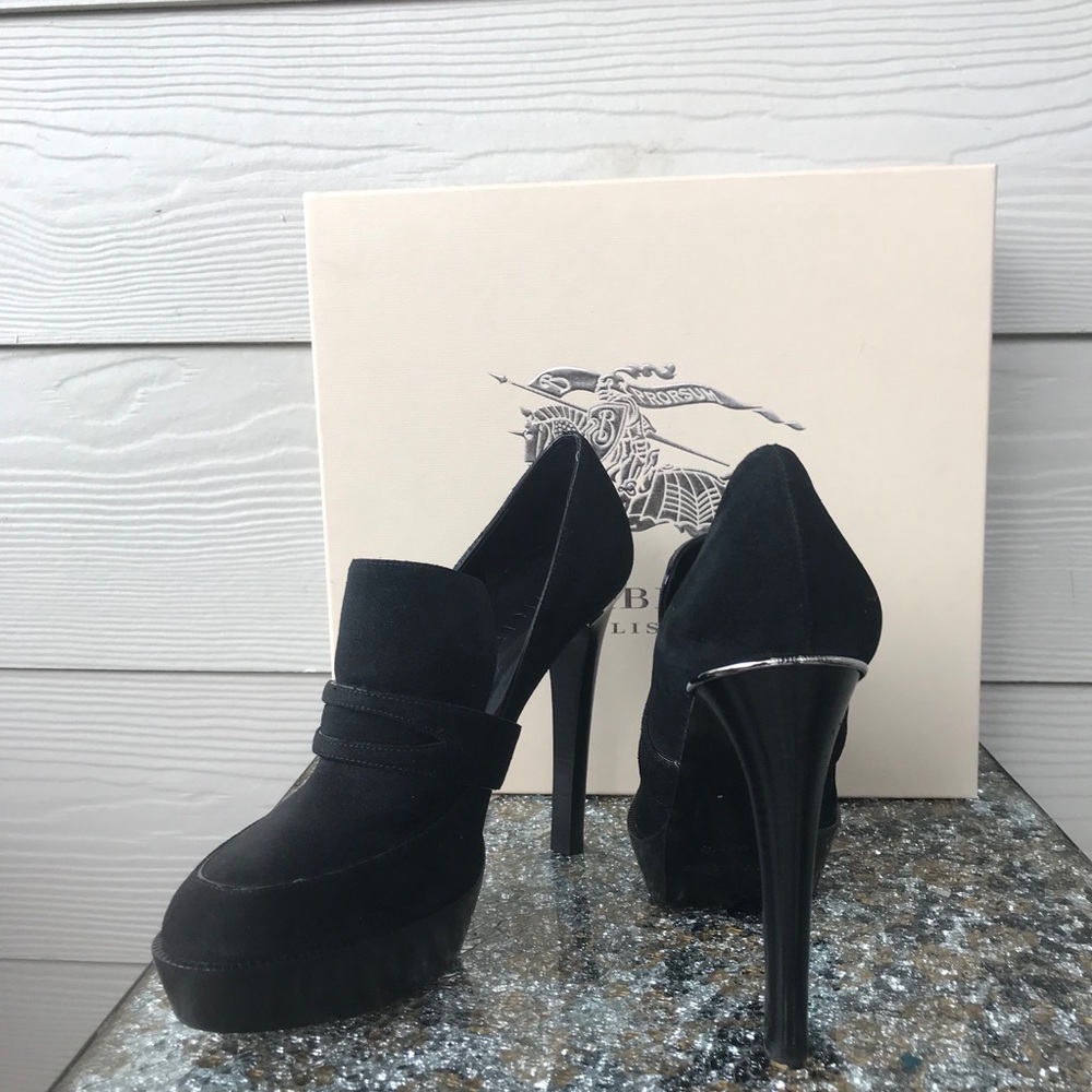 Authentic Burberry platform pump